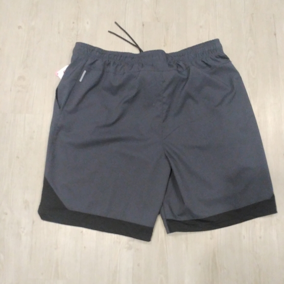 Reebok Grey Running Shorts Size 2XL - Picture 8 of 8